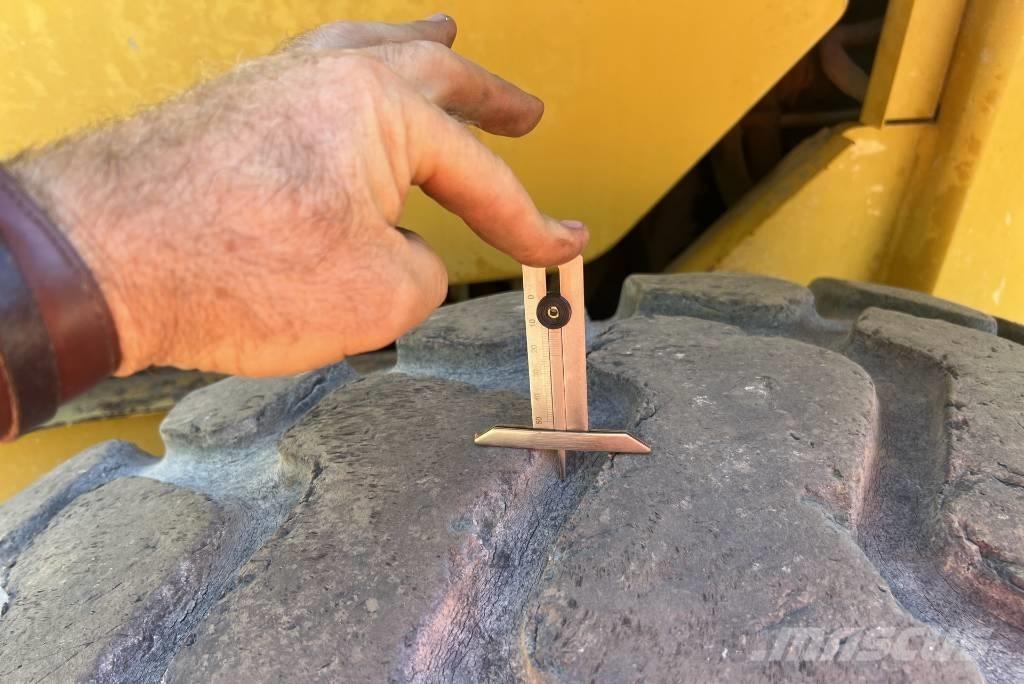 CAT 938 G Kolesové nakladače