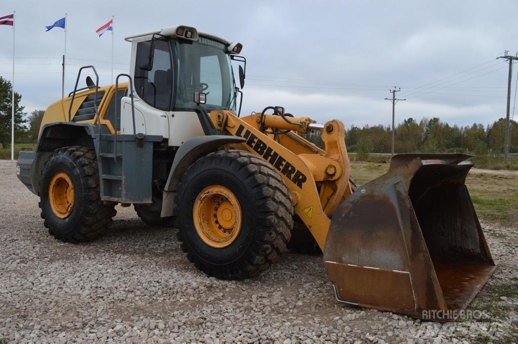 Liebherr 556 2plus2 Nosiče náradia