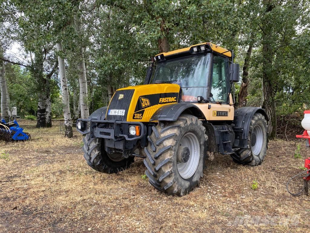 JCB Fastrac 3185 Traktory