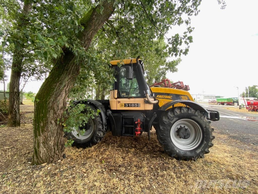 JCB Fastrac 3185 Traktory