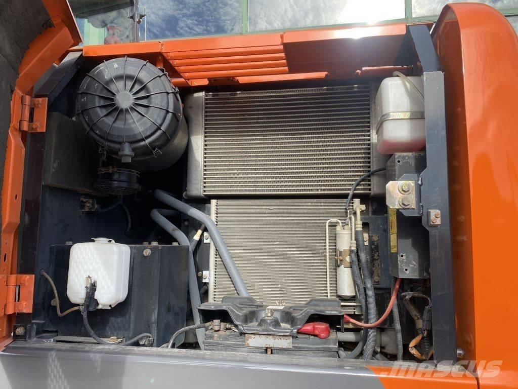 Hitachi ZX 140 W-3 Kolesové rýpadlá