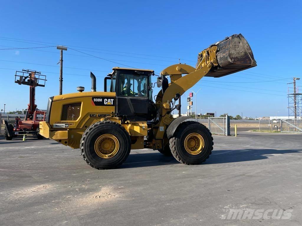 CAT 938M Kolesové nakladače
