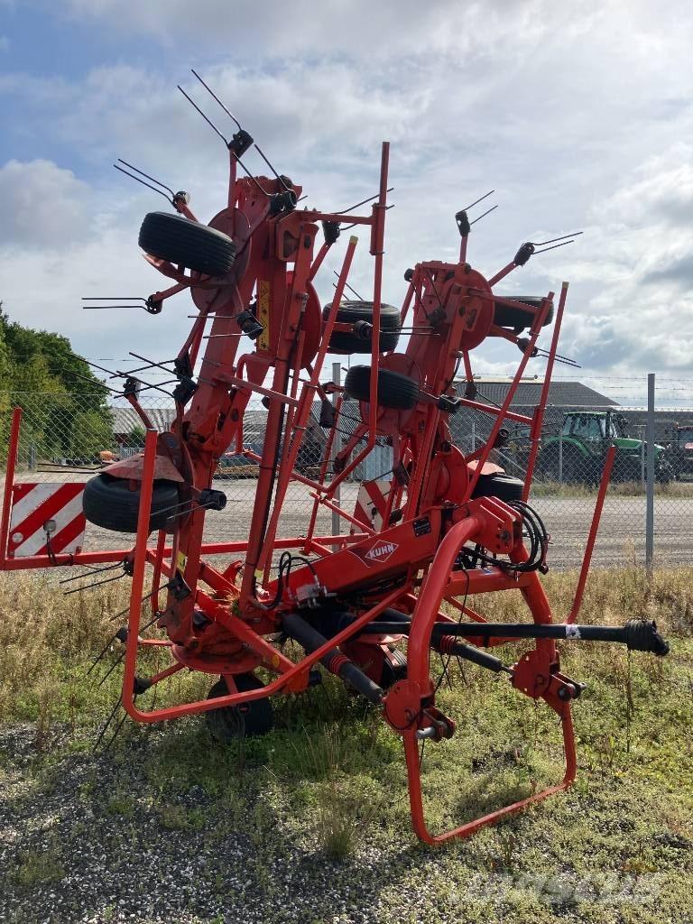 Kuhn GF 8702 Obracače a zhrabovače sena