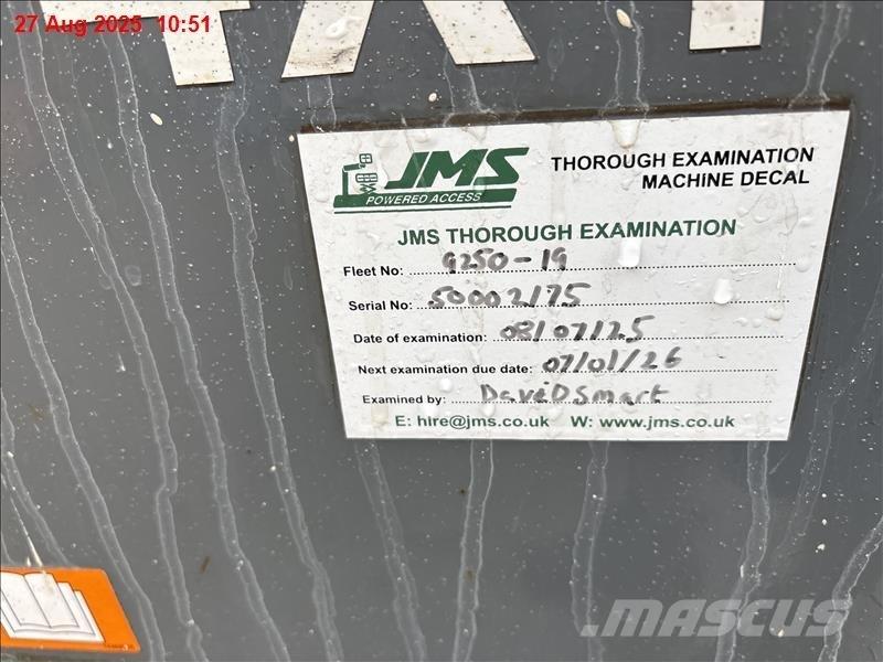 SkyJack SJ 9250 RT Nožnicové zdvíhacie plošiny