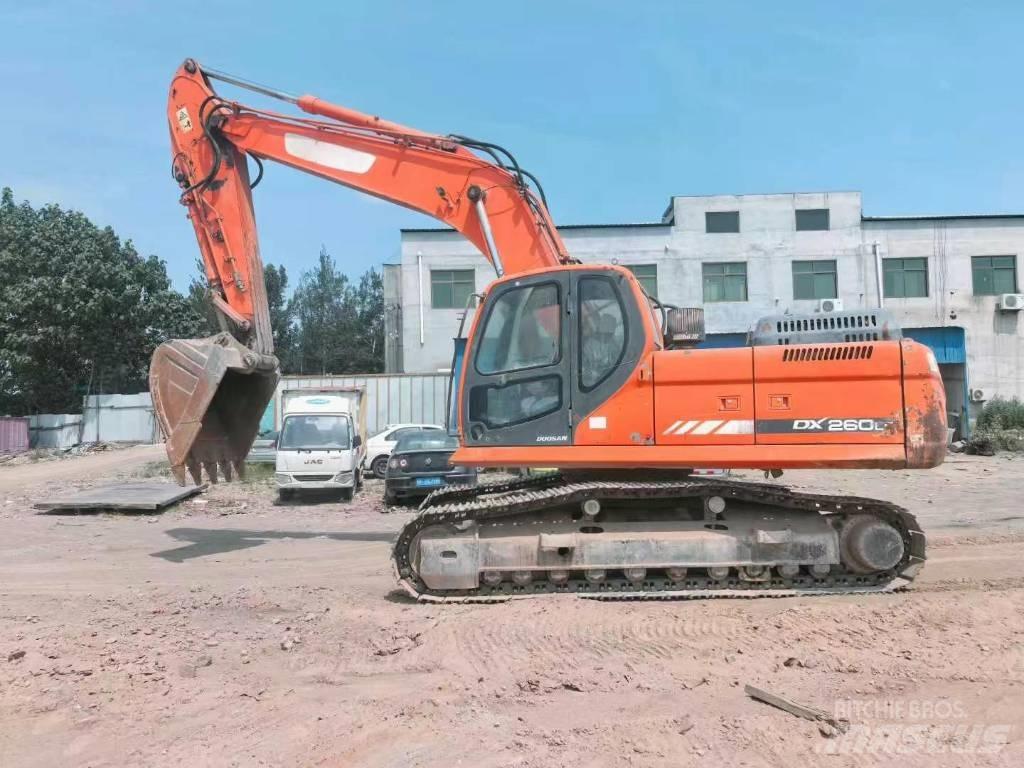 Doosan DX 260 Pásové rýpadlá