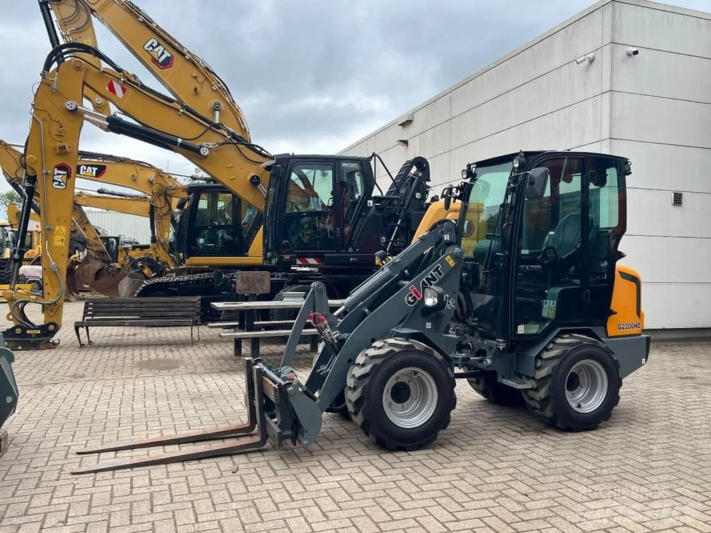 GiANT G2200HD Kolesové nakladače