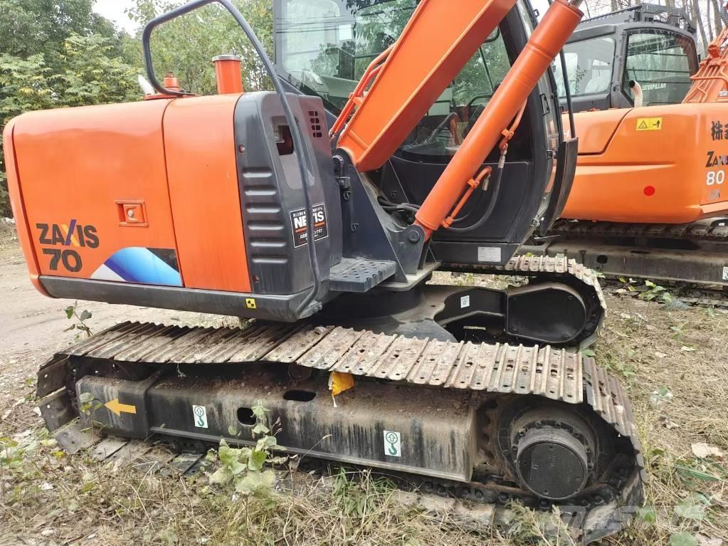 Hitachi ZX 70 Midi rýpadlá 7 t - 12 t