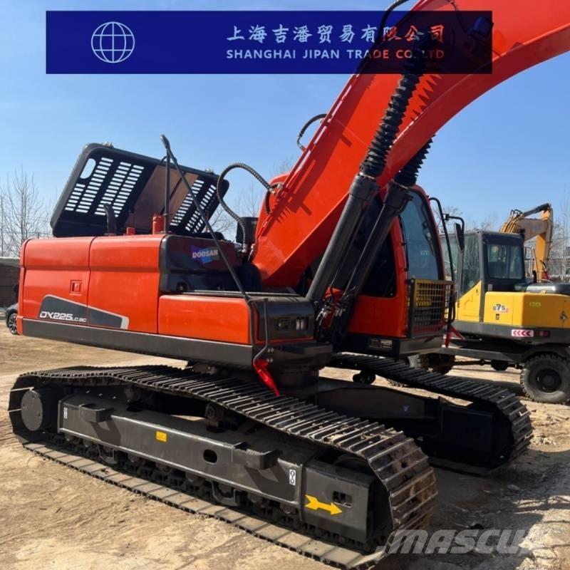 Doosan DX 225 Pásové rýpadlá