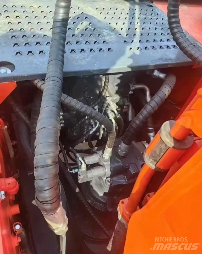 Doosan DX 225 LC Pásové rýpadlá