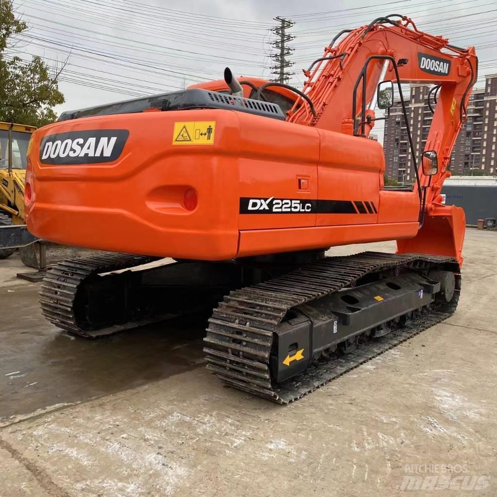 Doosan DX 225 LC Pásové rýpadlá