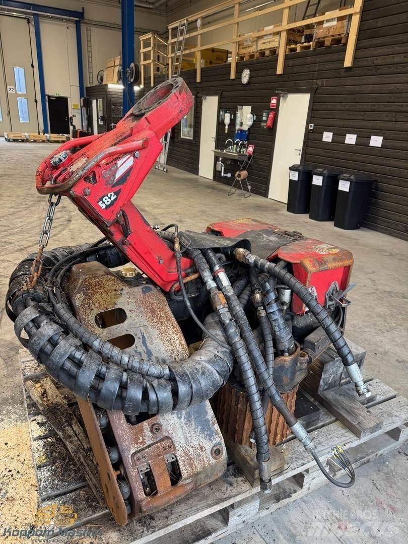 Komatsu S82 Žatevné hlavy
