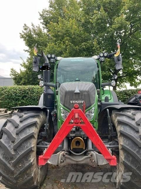 Fendt 724 Vario S4 Traktory