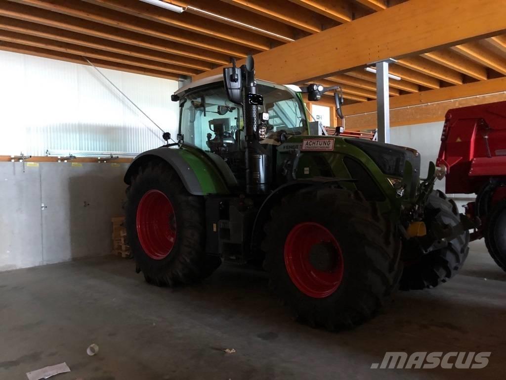 Fendt 724 Vario S4 Traktory