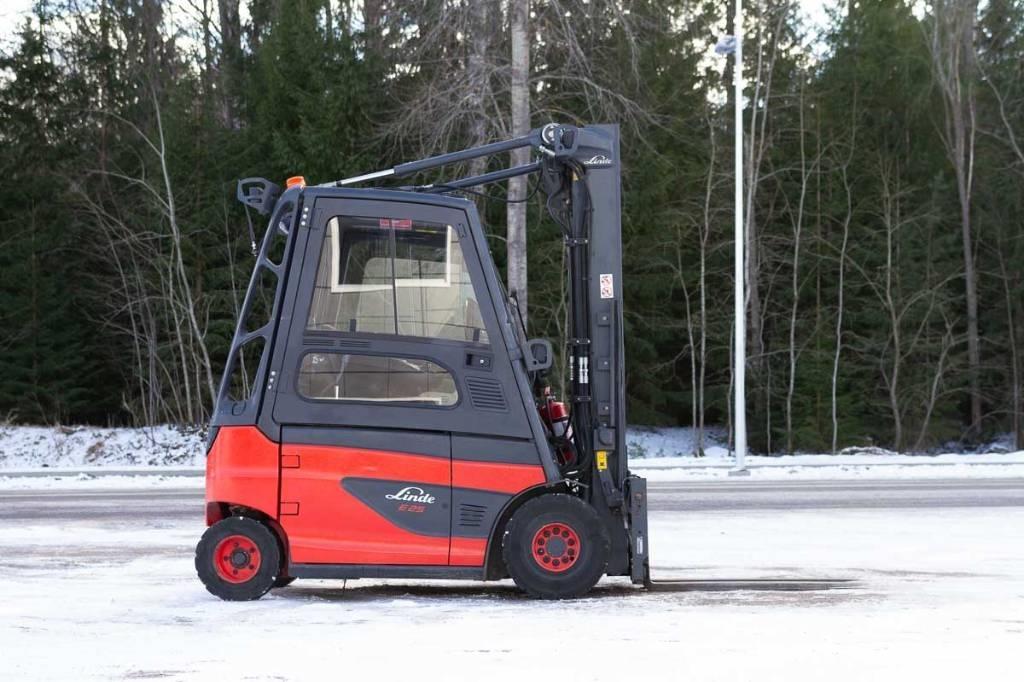 Linde E 25 Akumulátorové vozíky