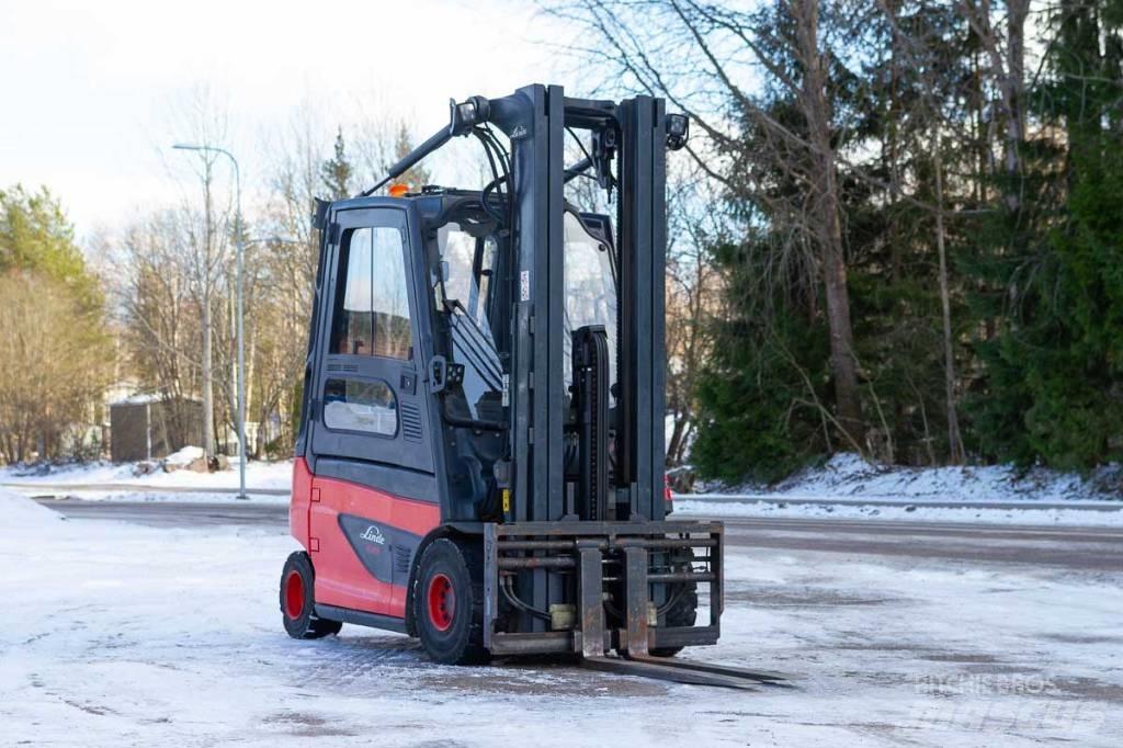 Linde E 25 Akumulátorové vozíky