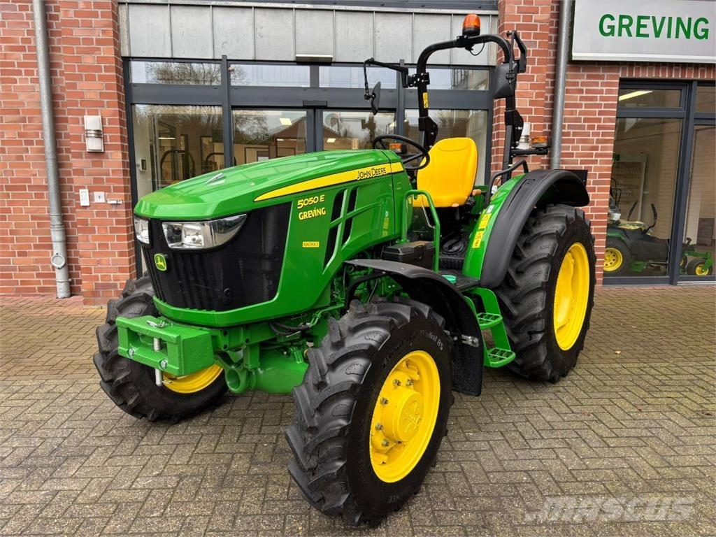 John Deere 5050E Traktory