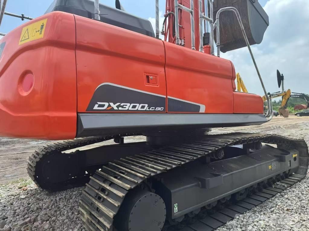 Doosan DX300-9C Pásové rýpadlá