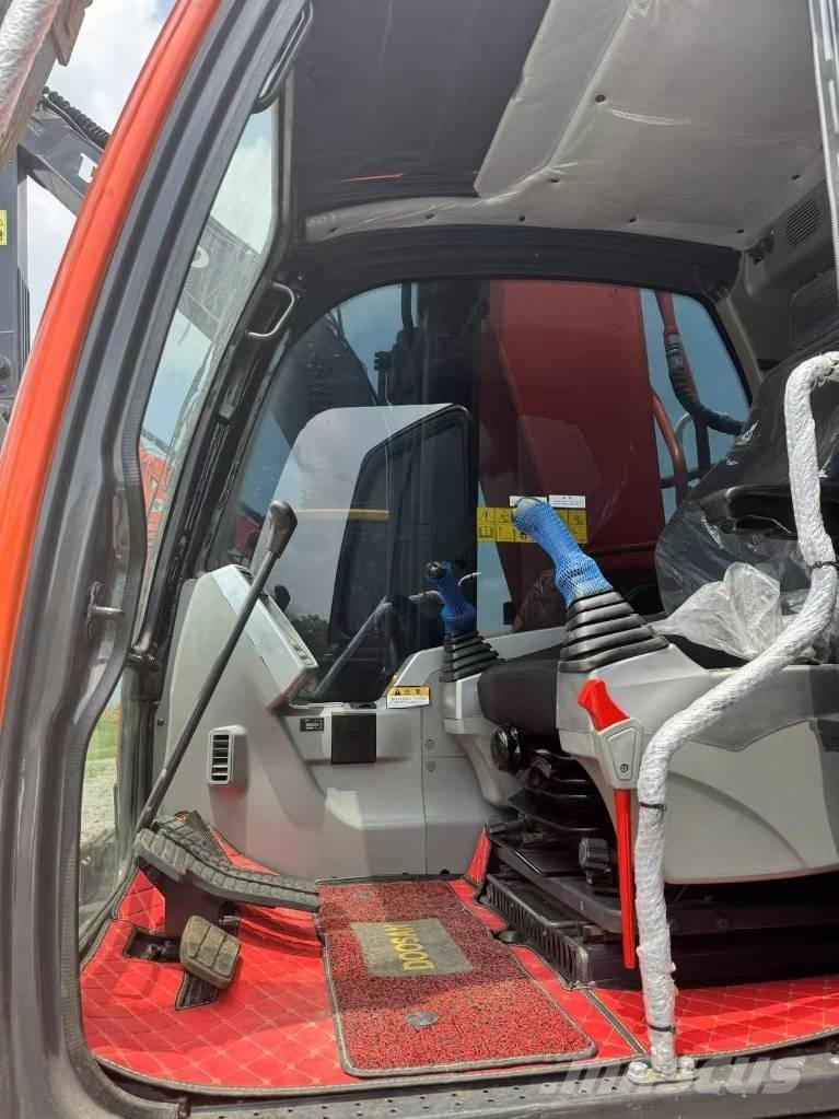 Doosan DX300-9C Pásové rýpadlá