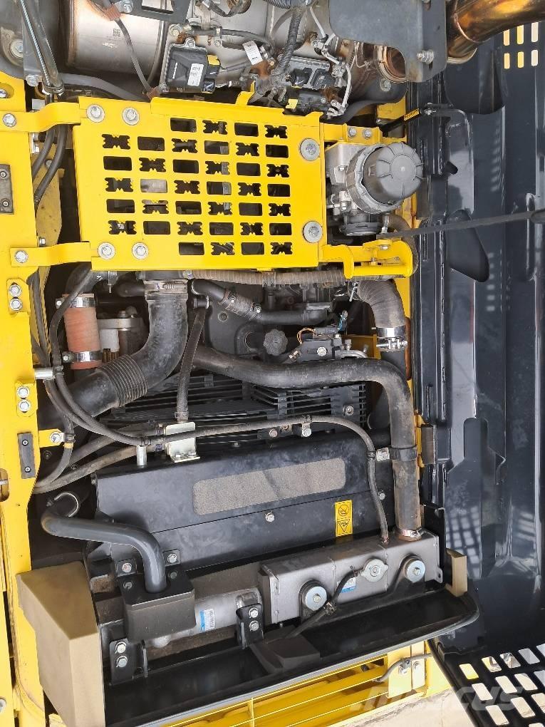 Komatsu PC210LCI-11 Pásové rýpadlá