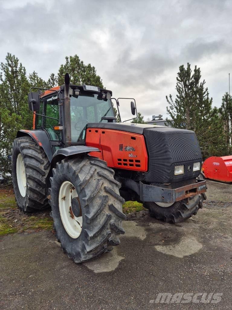 Valtra 8550 Traktory