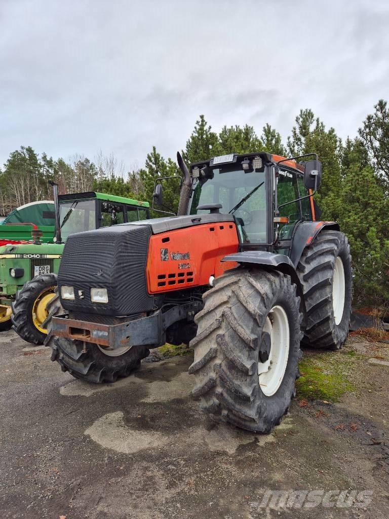 Valtra 8550 Traktory