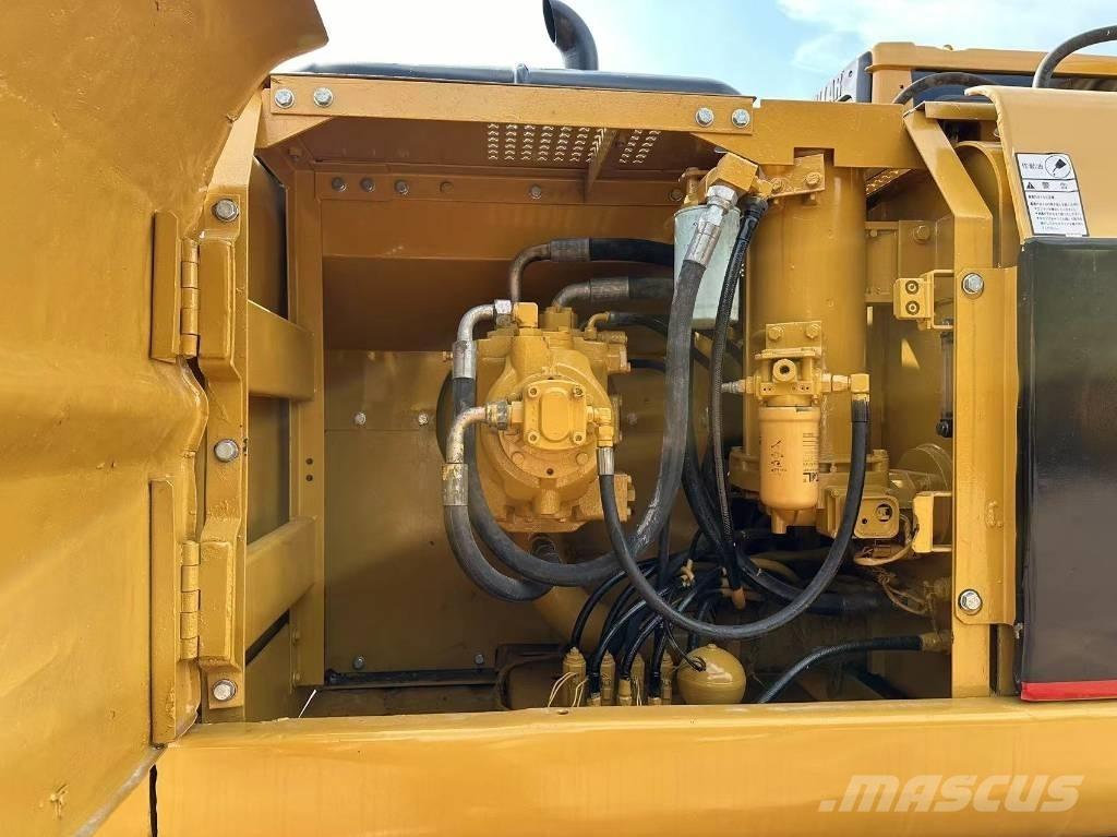 CAT 320 B L Pásové rýpadlá
