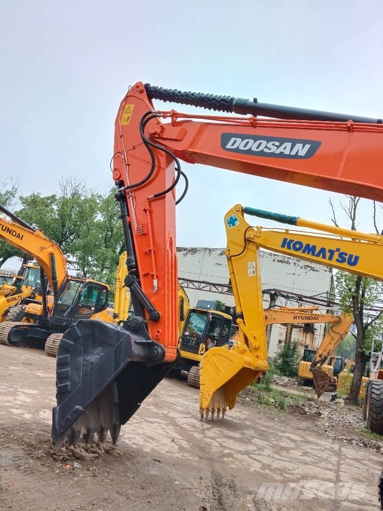 Doosan DX 300 LC Pásové rýpadlá