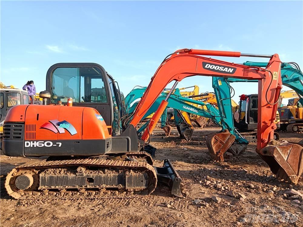 Doosan DH60-7 Pásové rýpadlá