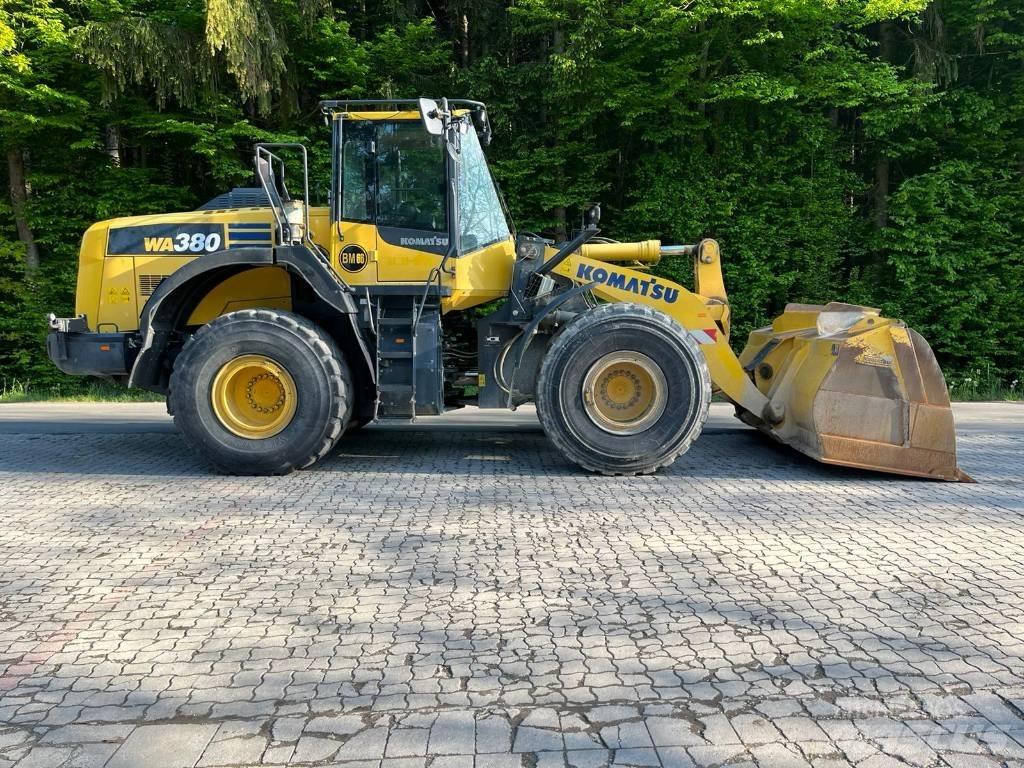 Komatsu WA 380-8 Kolesové nakladače