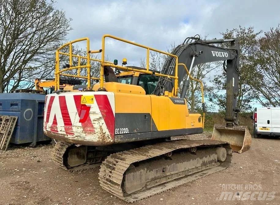 Volvo EC 220 DL Pásové rýpadlá