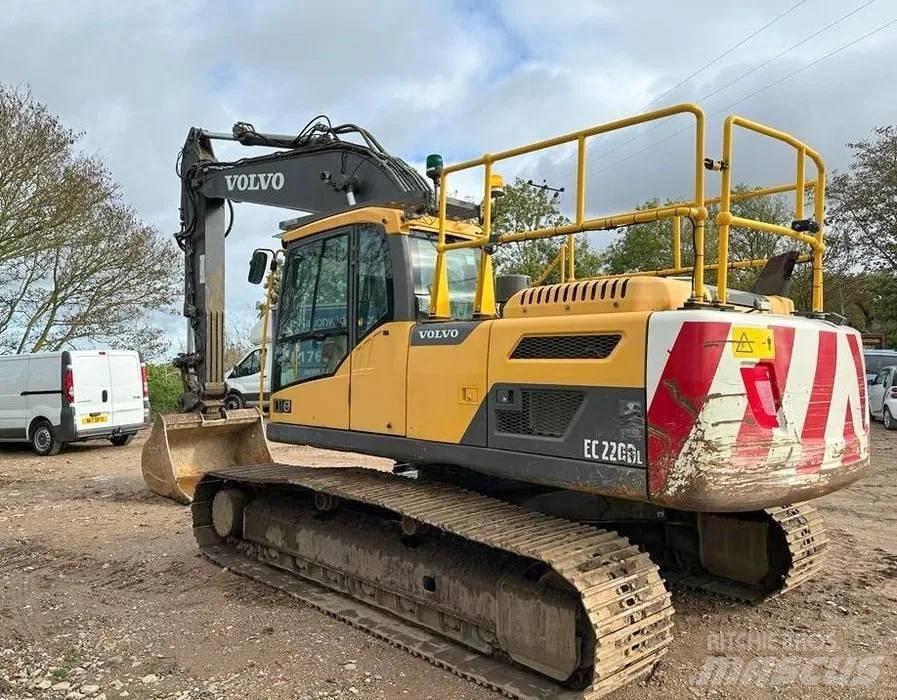 Volvo EC 220 DL Pásové rýpadlá