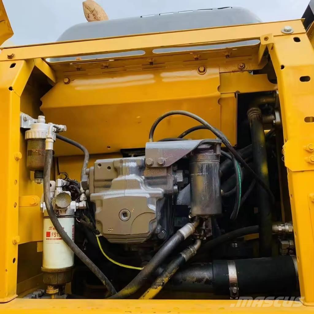 Komatsu PC 200 Pásové rýpadlá