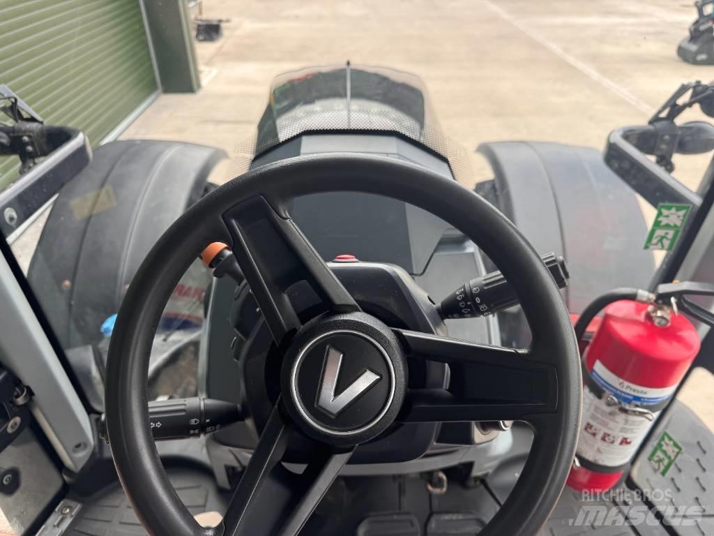 Valtra T 235 Direct Traktory