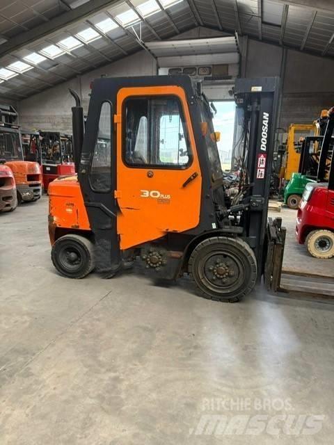 Doosan FD30 Dieselové vozíky