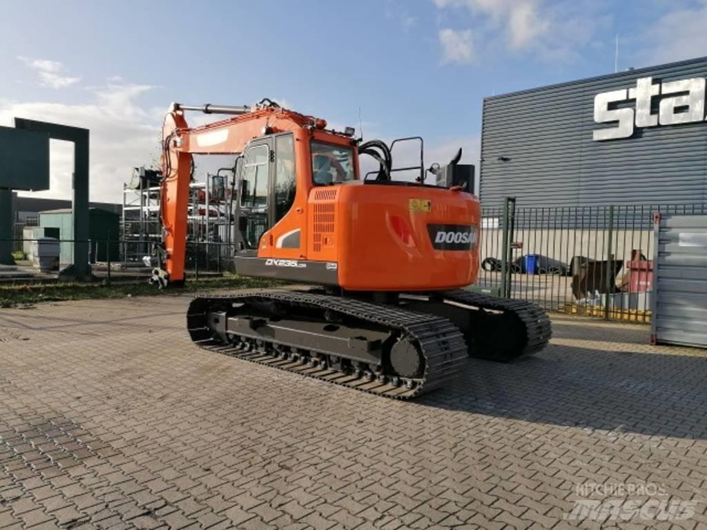 Doosan DX 235 LCR-5 Pásové rýpadlá