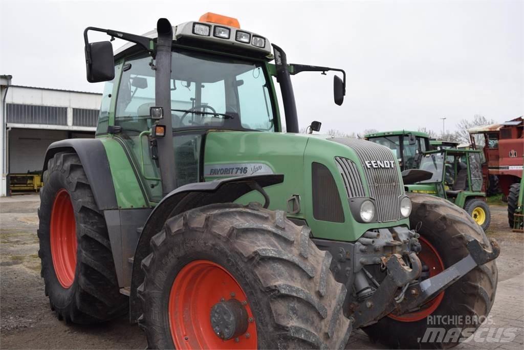 Fendt 716 Vario Traktory