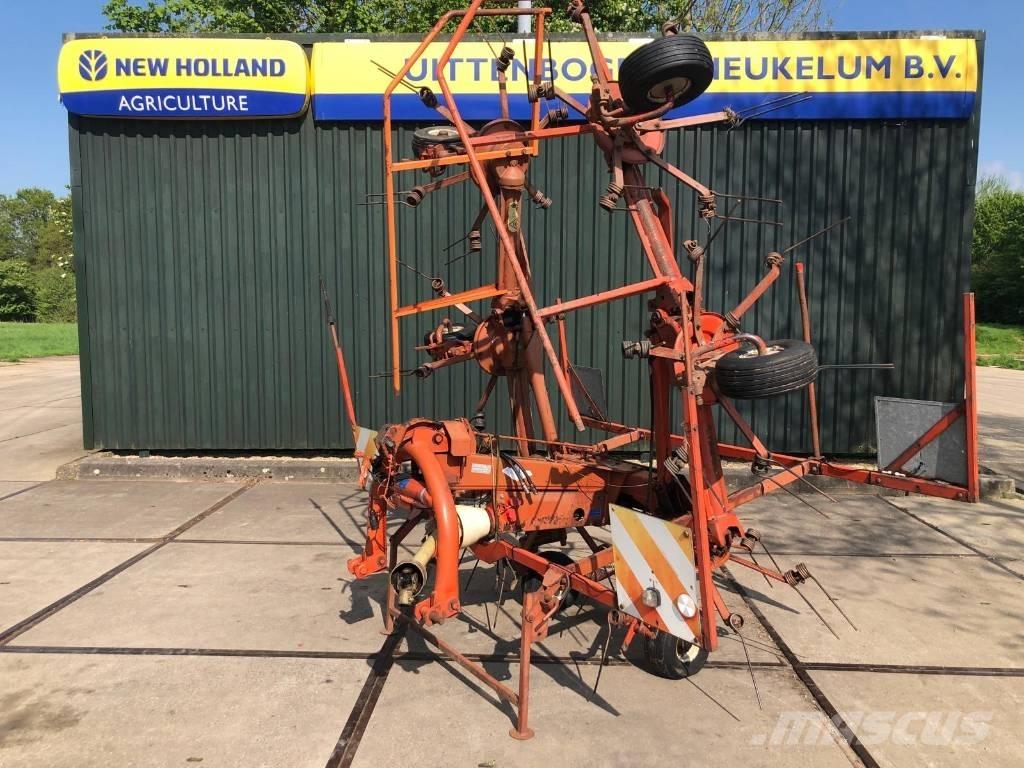 Kuhn GF 6301 M H O Obracače a zhrabovače sena