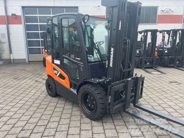 Doosan D35C-9 Dieselové vozíky