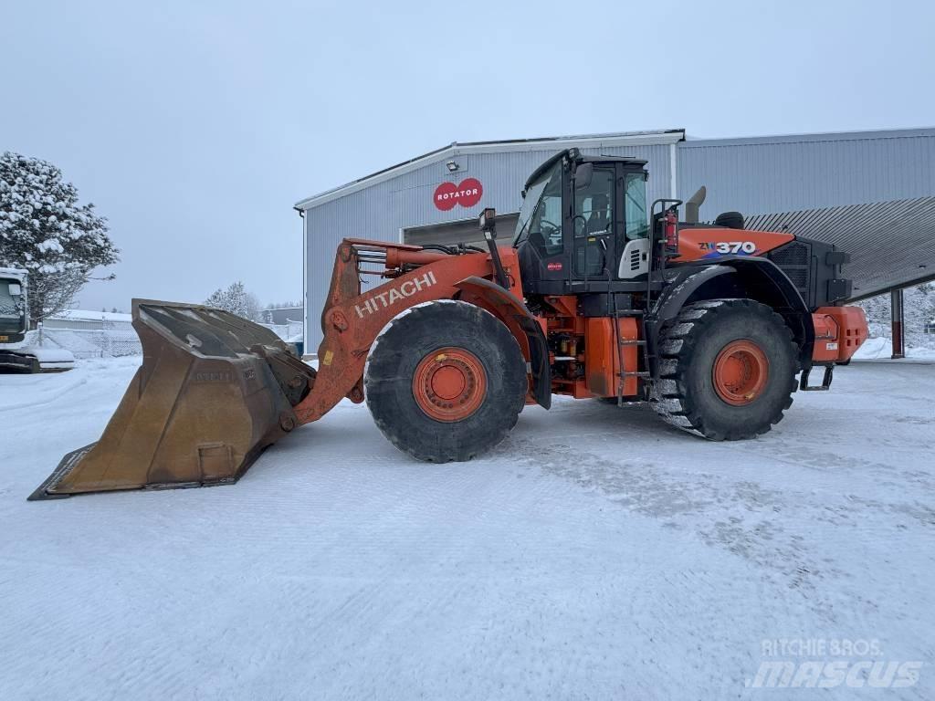 Hitachi ZW 370-6 Kolesové nakladače