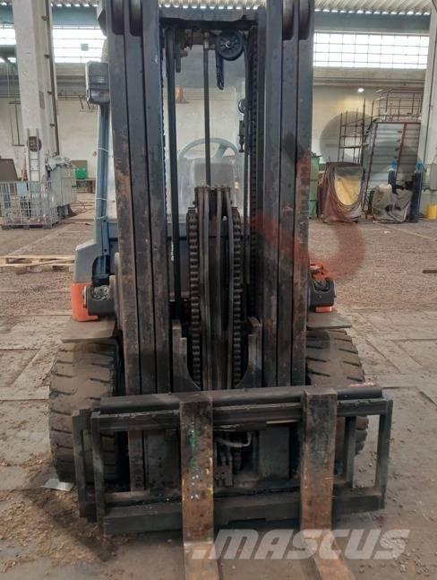 Toyota 7 FBMF 45 Akumulátorové vozíky