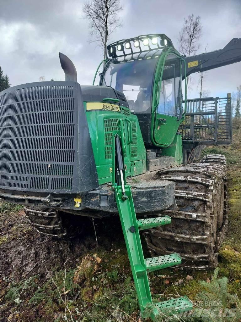 John Deere 1510 E Lesné traktory