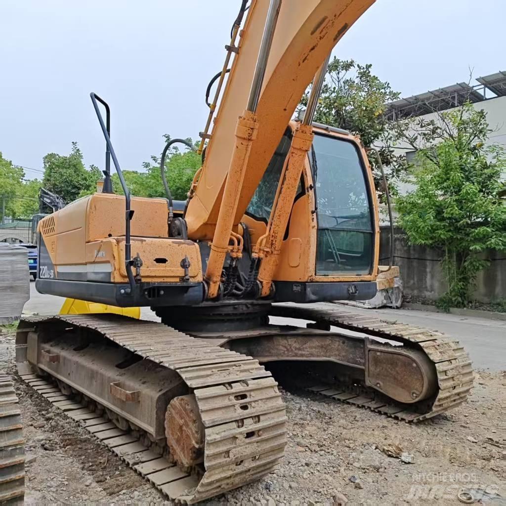 Hyundai Robex 220-9 Pásové rýpadlá