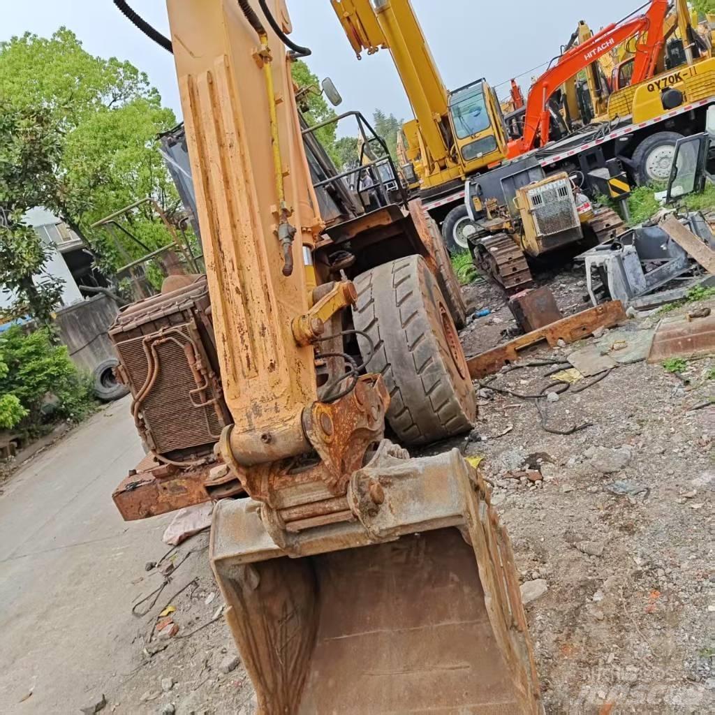 Hyundai Robex 220-9 Pásové rýpadlá