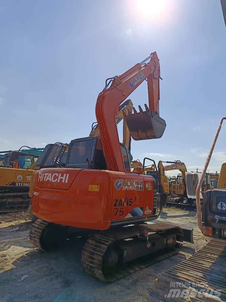 Hitachi ZX 75 Midi rýpadlá 7 t - 12 t