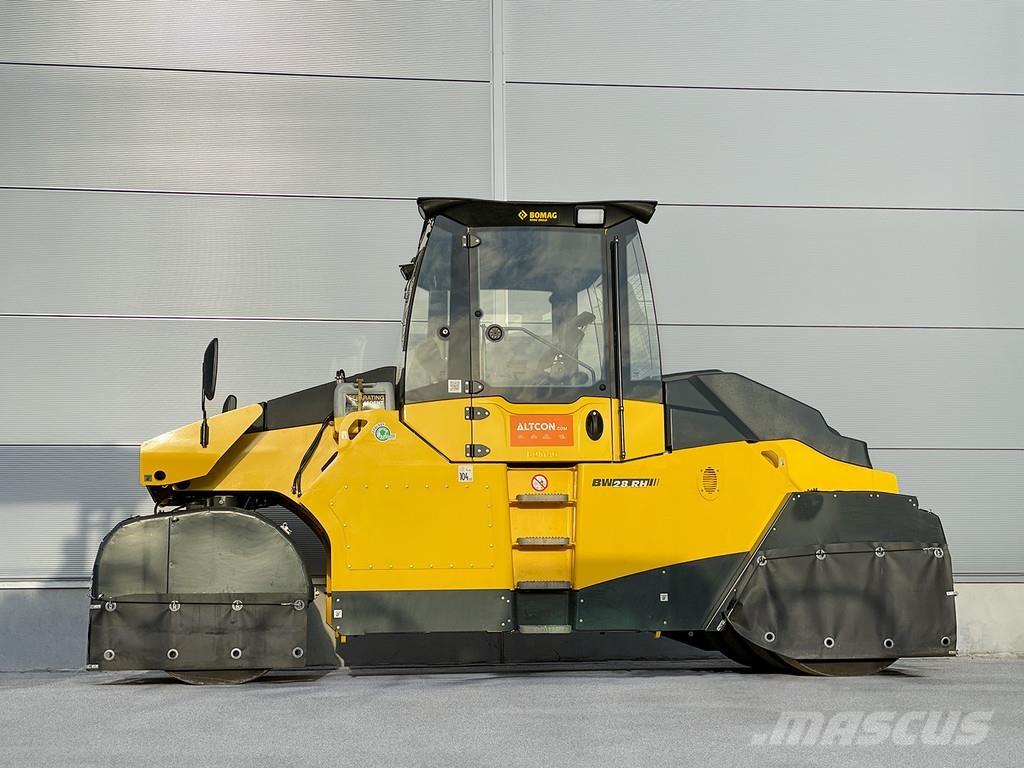 Bomag BW 28 RH Pneumatikové valce