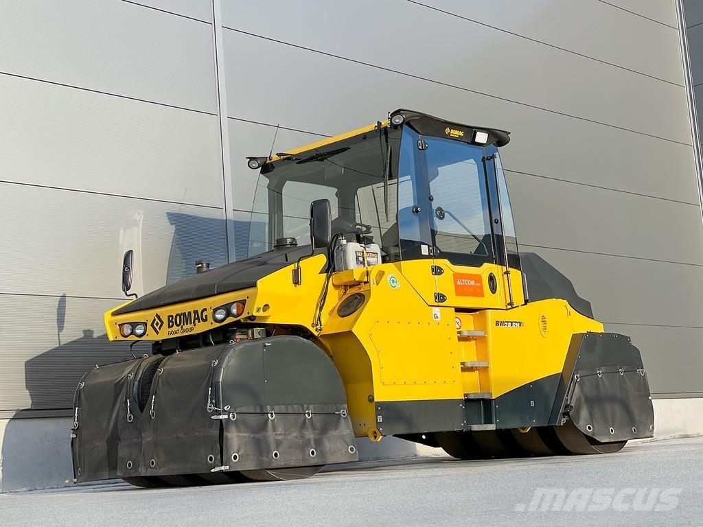 Bomag BW 28 RH Pneumatikové valce