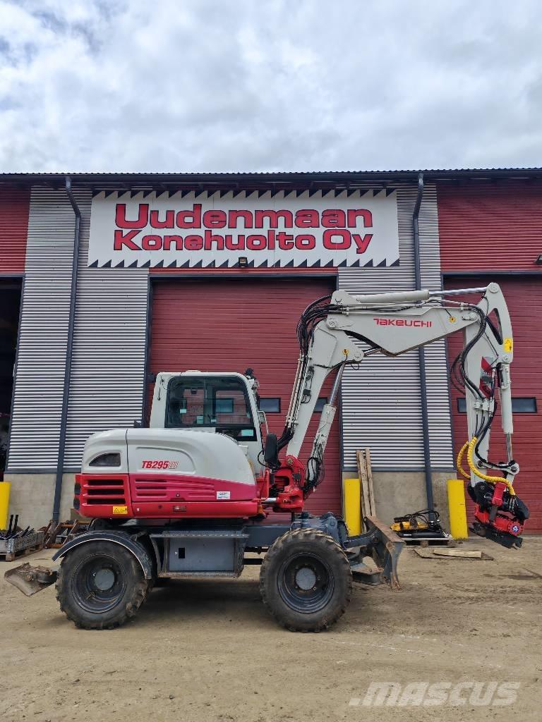 Takeuchi TB295W Kolesové rýpadlá