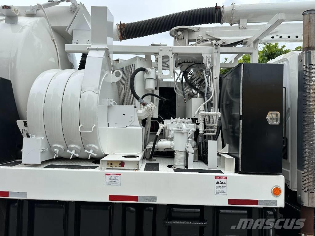 International 7400 Kombinované/Čerpacie cisterny