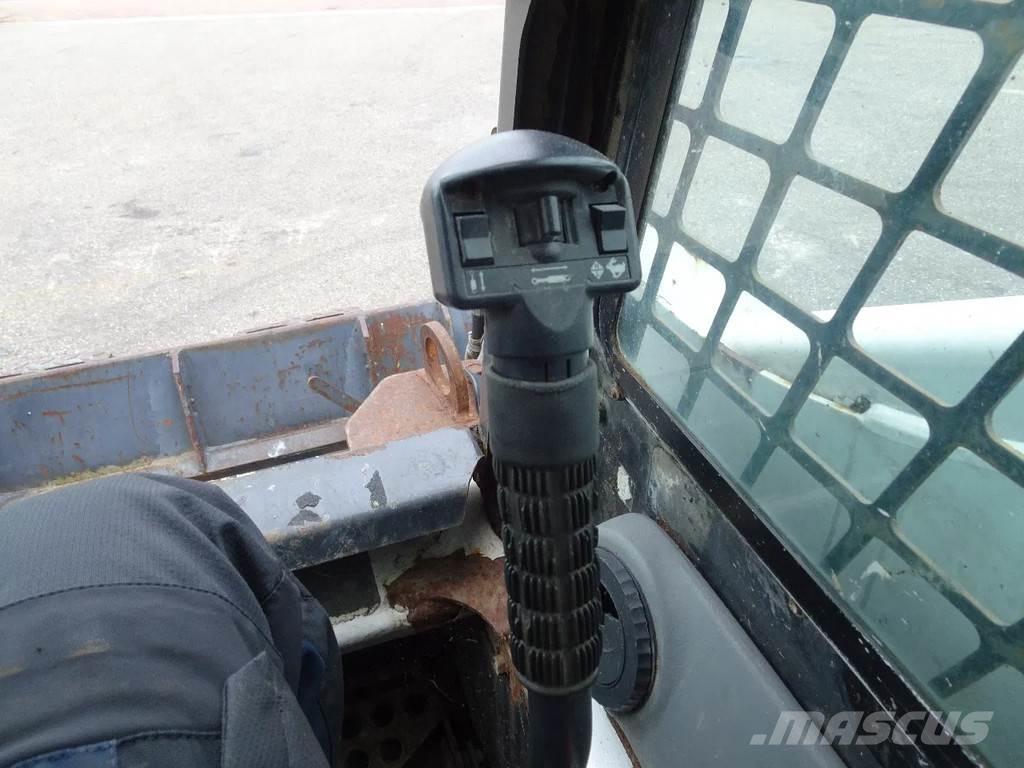 Bobcat 873 Šmykom riadené nakladače