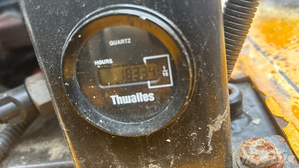 Thwaites MACH 444 Kĺbové nákladné autá
